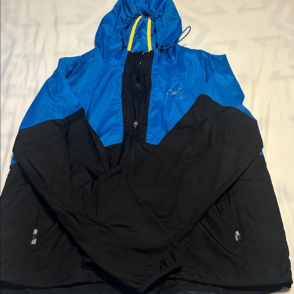 Under Armour Run All Season Gear Blue and Black Windbreaker Size XL
